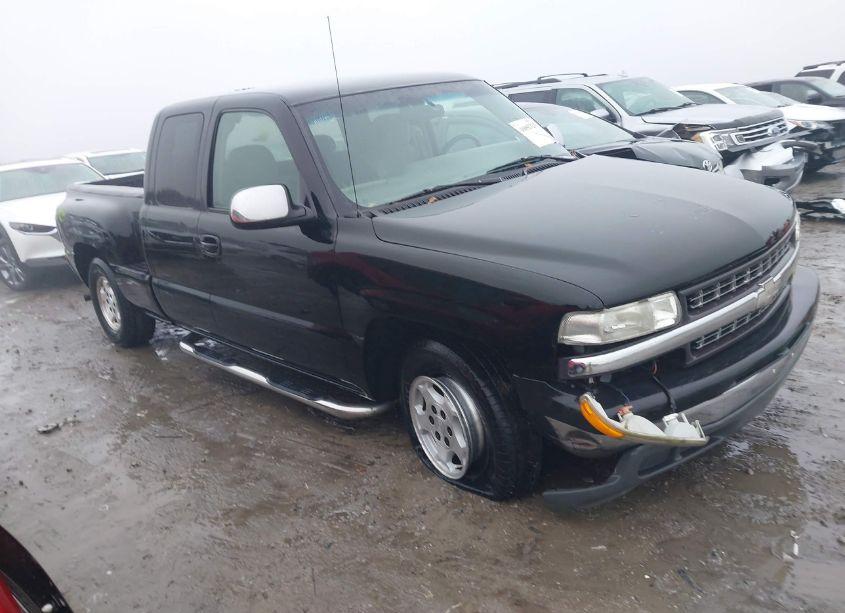 2000 Chevrolet Silverado 1500 LS (VIN 2GCEC19T6Y1147164) main photo