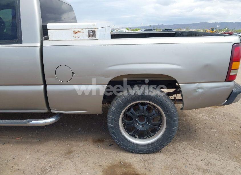 Photo 6 of 2000 Chevrolet Silverado 1500 LS (VIN 2GCEC19T6Y1174316)