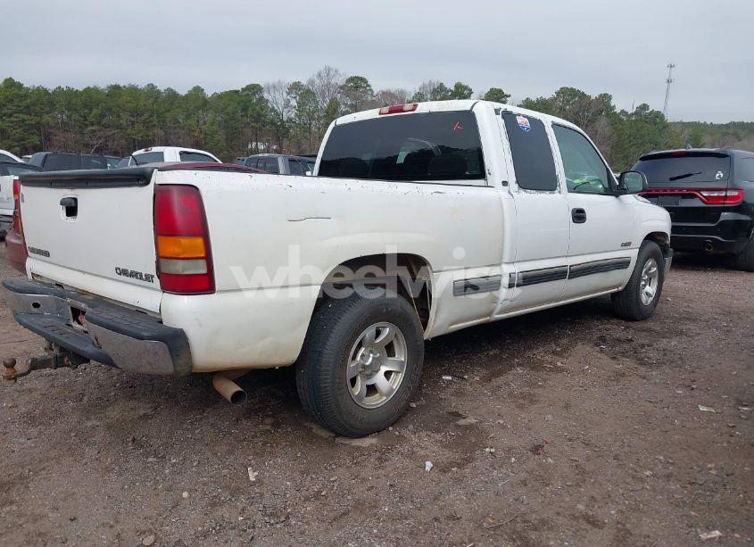 Photo 4 of 2000 Chevrolet Silverado 1500 LS (VIN 2GCEC19T6Y1245739)