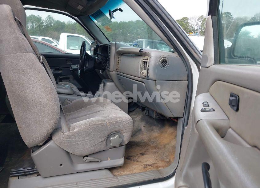 Photo 5 of 2000 Chevrolet Silverado 1500 LS (VIN 2GCEC19T6Y1245739)