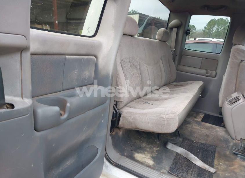 Photo 8 of 2000 Chevrolet Silverado 1500 LS (VIN 2GCEC19T6Y1245739)