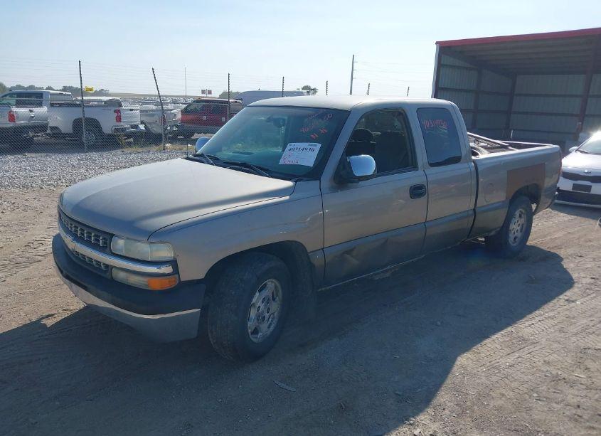Photo 2 of 2000 Chevrolet Silverado 1500 LS (VIN 2GCEC19T6Y1312114)