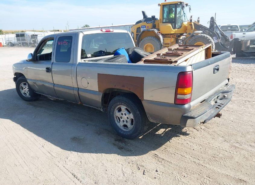 Photo 3 of 2000 Chevrolet Silverado 1500 LS (VIN 2GCEC19T6Y1312114)