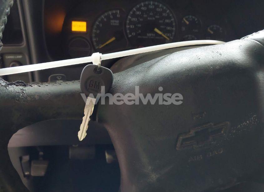 Photo 11 of 2001 Chevrolet Silverado 1500 LS (VIN 2GCEC19T711124532)