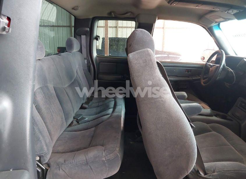 Photo 8 of 2001 Chevrolet Silverado 1500 LS (VIN 2GCEC19T711124532)