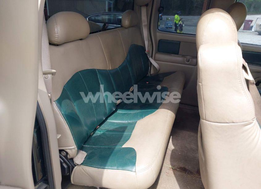 Photo 8 of 2001 Chevrolet Silverado 1500 LS (VIN 2GCEC19T711148913)