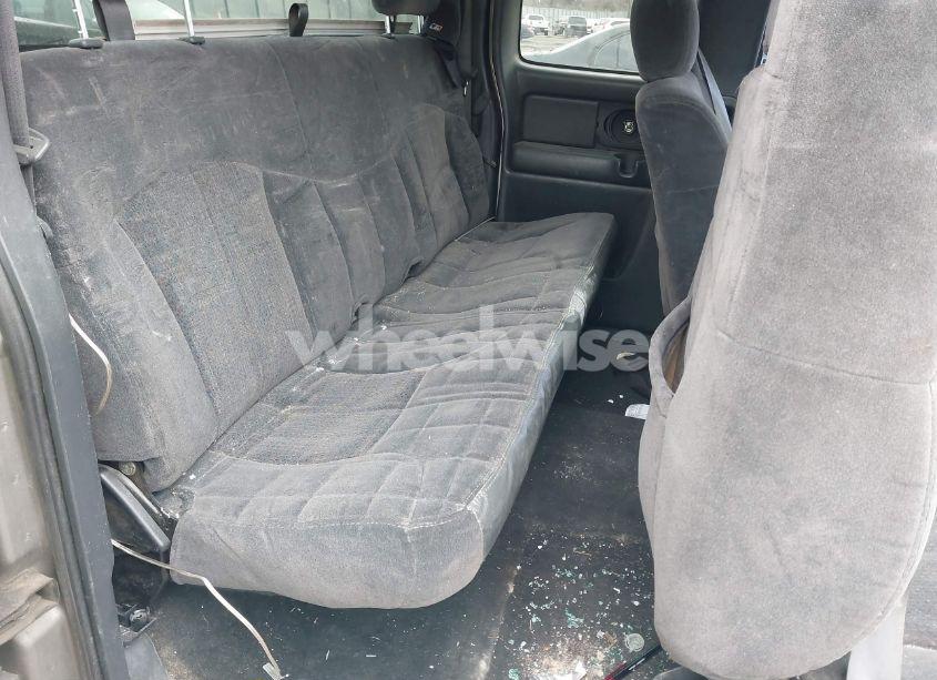 Photo 8 of 2001 Chevrolet Silverado 1500 LS (VIN 2GCEC19T711249322)