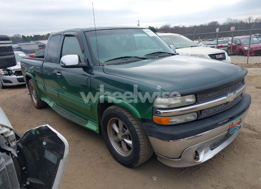 2002 Chevrolet Silverado 1500 LS (VIN 2GCEC19T721393552) main photo