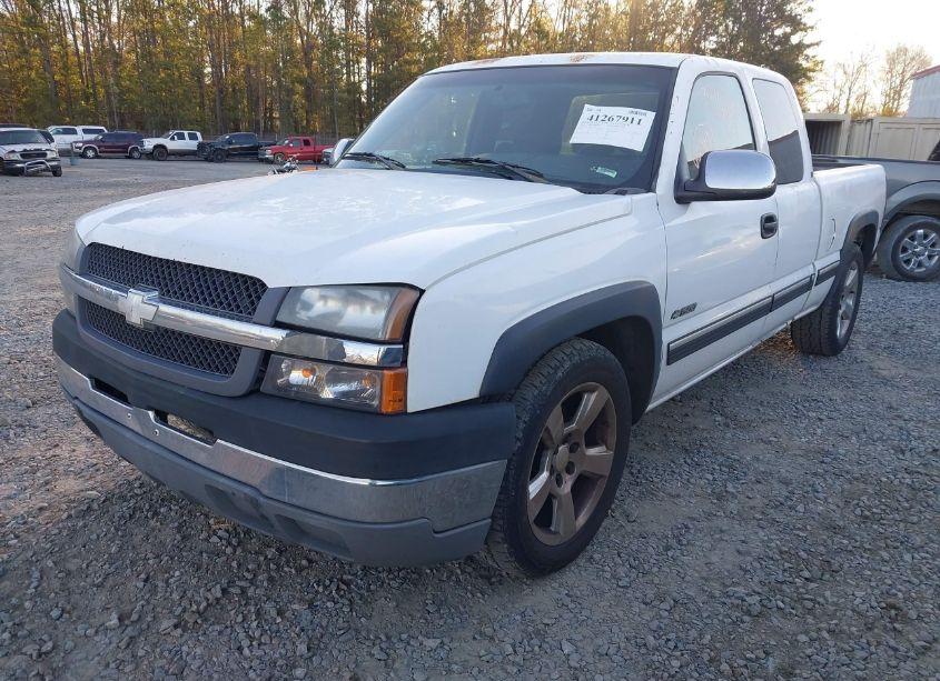 Photo 2 of 2002 Chevrolet Silverado 1500 LS (VIN 2GCEC19T721396032)