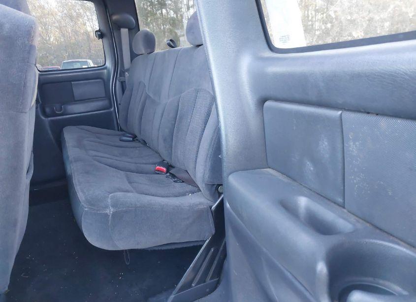 Photo 8 of 2002 Chevrolet Silverado 1500 LS (VIN 2GCEC19T721396032)