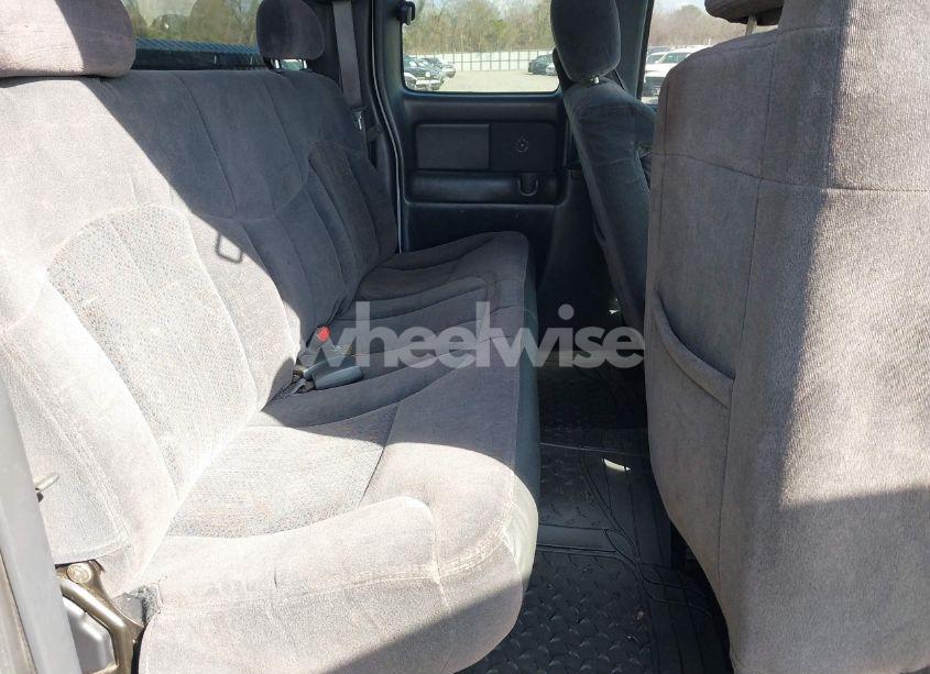 Photo 8 of 2002 Chevrolet Silverado 1500 LS (VIN 2GCEC19T721398959)