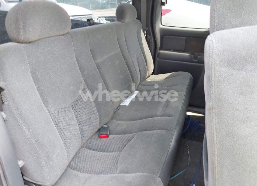 Photo 8 of 2003 Chevrolet Silverado 1500 LS (VIN 2GCEC19T731181154)