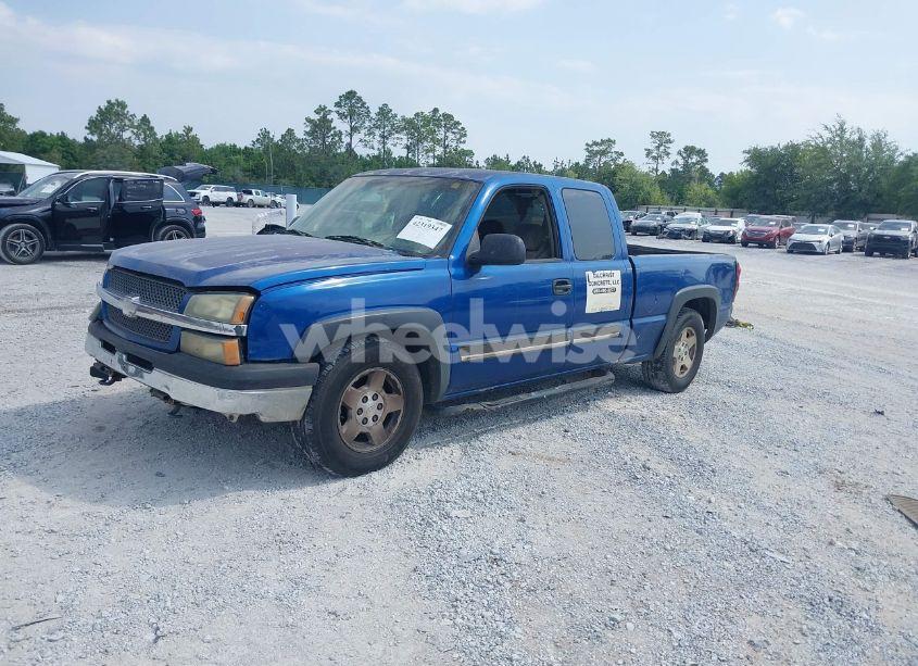 Photo 2 of 2003 Chevrolet Silverado 1500 LS (VIN 2GCEC19T731396968)