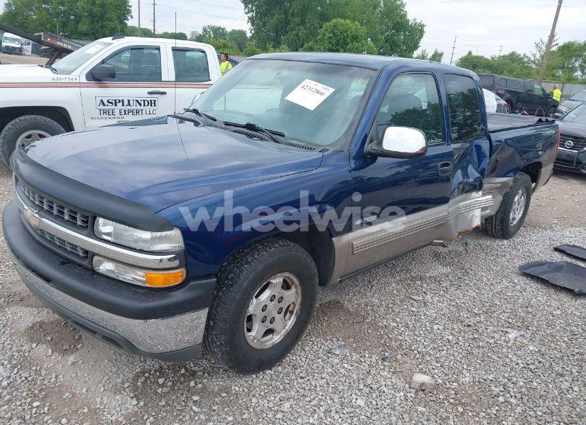 Photo 2 of 1999 Chevrolet Silverado 1500 LS (VIN 2GCEC19T7X1198557)