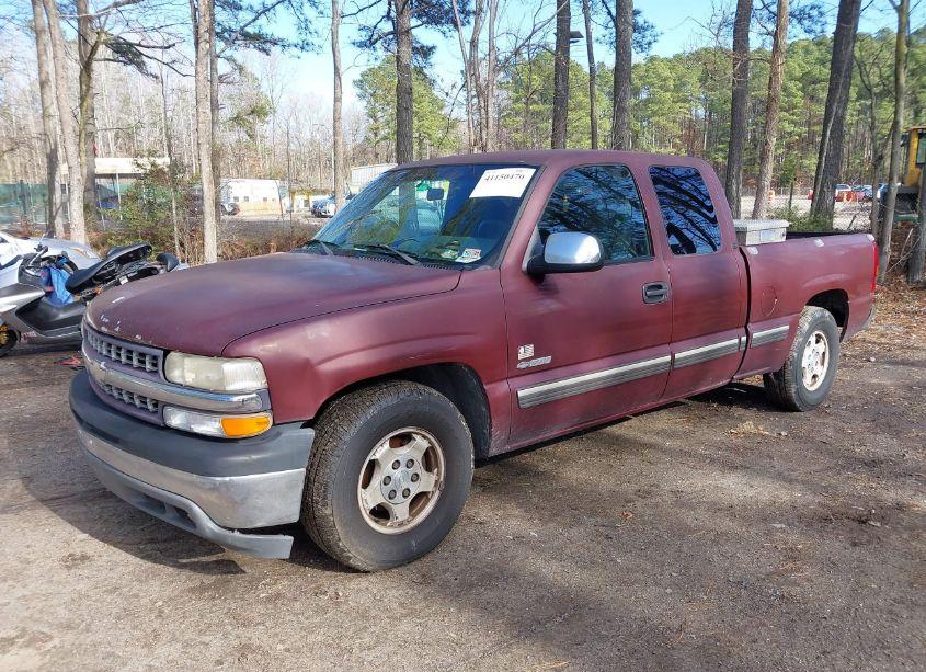 Photo 2 of 2001 Chevrolet Silverado 1500 LS (VIN 2GCEC19T811126788)