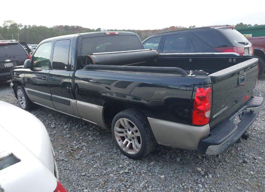 Photo 3 of 2003 Chevrolet Silverado 1500 LS (VIN 2GCEC19T831130522)