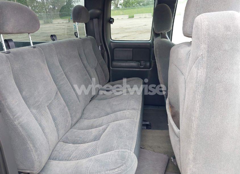 Photo 8 of 2003 Chevrolet Silverado 1500 LS (VIN 2GCEC19T831250238)