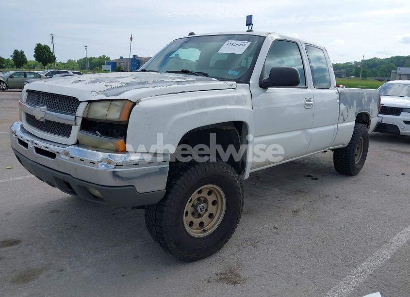 Photo 2 of 2004 Chevrolet Silverado 1500 LS (VIN 2GCEC19T841212350)