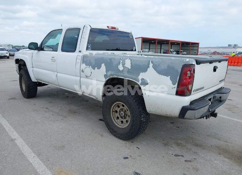 Photo 3 of 2004 Chevrolet Silverado 1500 LS (VIN 2GCEC19T841212350)