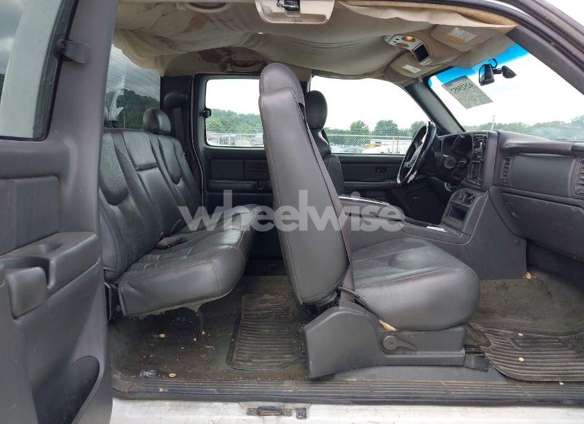 Photo 8 of 2004 Chevrolet Silverado 1500 LS (VIN 2GCEC19T841212350)