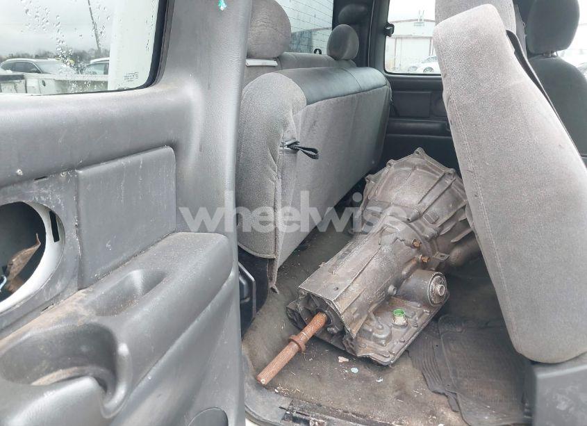 Photo 8 of 2004 Chevrolet Silverado 1500 LS (VIN 2GCEC19T841279868)