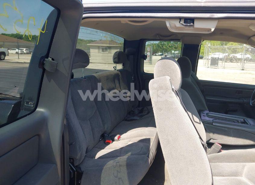 Photo 8 of 2005 Chevrolet Silverado 1500 LS (VIN 2GCEC19T851227917)