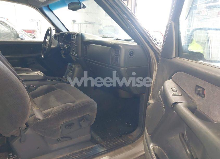 Photo 5 of 1999 Chevrolet Silverado 1500 LS (VIN 2GCEC19T8X1245885)