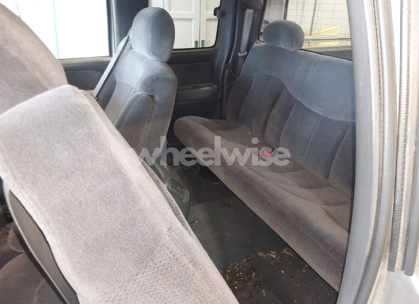 Photo 8 of 1999 Chevrolet Silverado 1500 LS (VIN 2GCEC19T8X1245885)