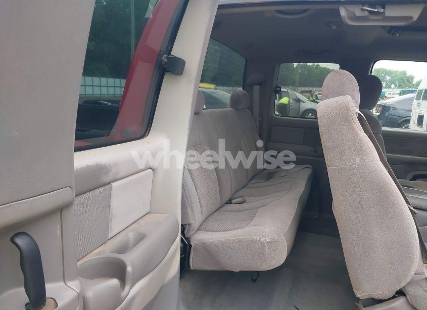 Photo 8 of 2000 Chevrolet Silverado 1500 LS (VIN 2GCEC19T8Y1266351)