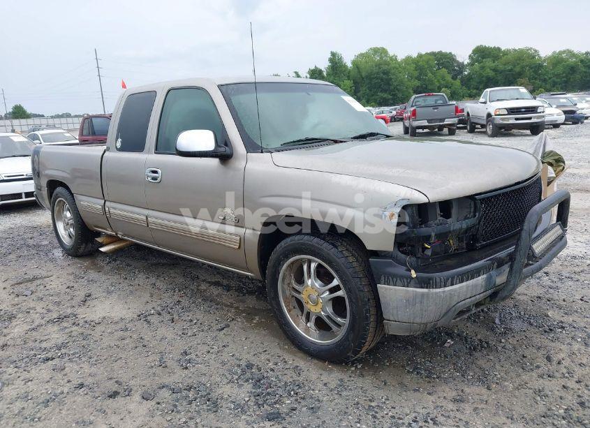 2000 Chevrolet Silverado 1500 LS (VIN 2GCEC19T8Y1308033) main photo