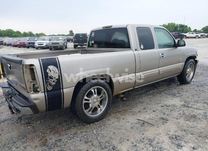 Photo 4 of 2000 Chevrolet Silverado 1500 LS (VIN 2GCEC19T8Y1308033)