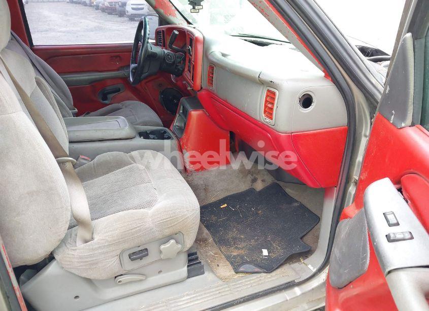 Photo 5 of 2000 Chevrolet Silverado 1500 LS (VIN 2GCEC19T8Y1308033)