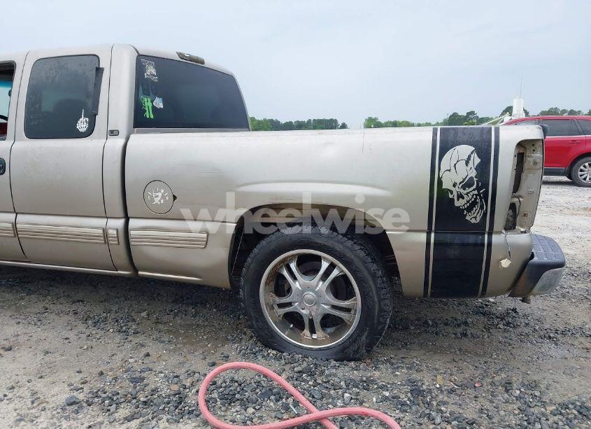 Photo 6 of 2000 Chevrolet Silverado 1500 LS (VIN 2GCEC19T8Y1308033)