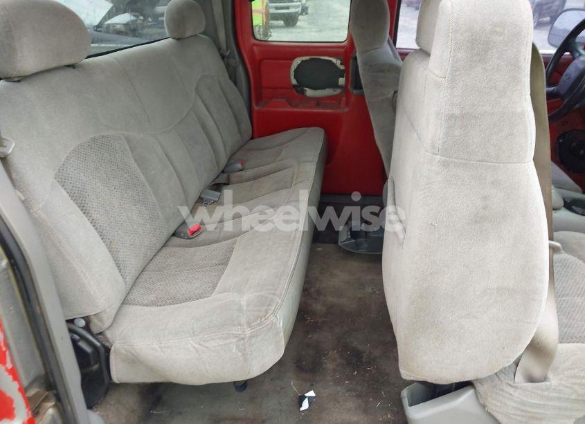 Photo 8 of 2000 Chevrolet Silverado 1500 LS (VIN 2GCEC19T8Y1308033)