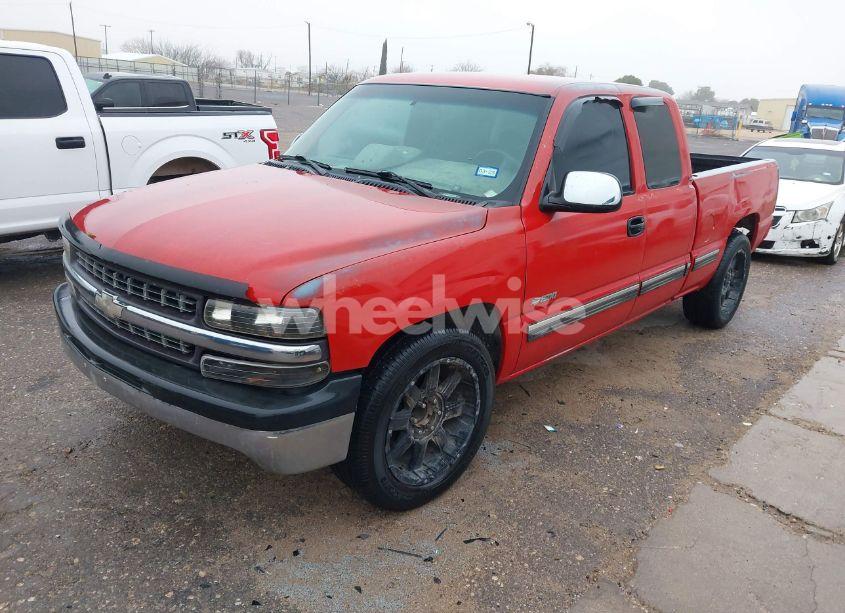 Photo 2 of 2001 Chevrolet Silverado 1500 LS (VIN 2GCEC19T911276523)