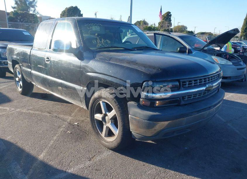 2002 Chevrolet Silverado 1500 LS (VIN 2GCEC19T921429290) main photo