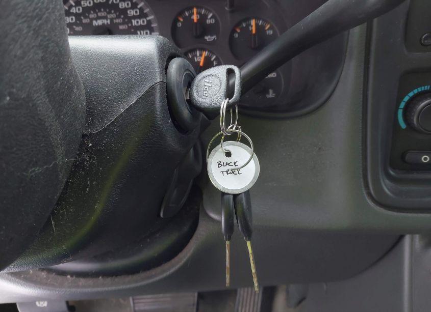 Photo 11 of 2004 Chevrolet Silverado 1500 LS (VIN 2GCEC19T941110197)