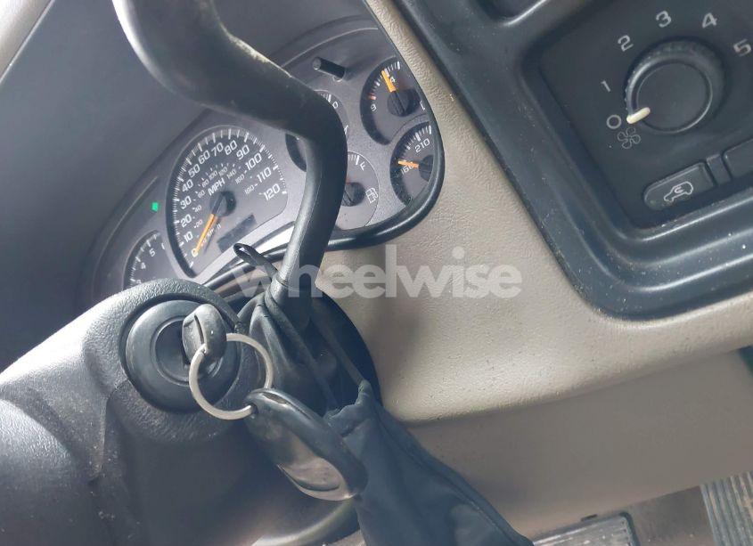 Photo 11 of 2004 Chevrolet Silverado 1500 LS (VIN 2GCEC19T941430667)