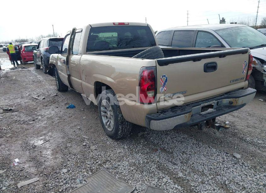 Photo 3 of 2004 Chevrolet Silverado 1500 LS (VIN 2GCEC19T941430667)