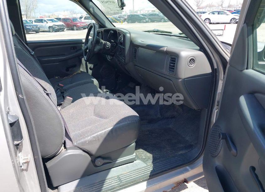 Photo 5 of 2005 Chevrolet Silverado 1500 WORK TRUCK (VIN 2GCEC19T951272462)