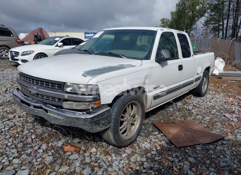 Photo 2 of 1999 Chevrolet Silverado 1500 LS (VIN 2GCEC19T9X1256894)