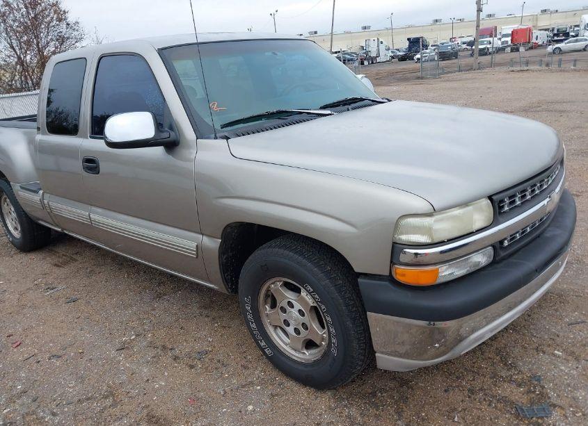 1999 Chevrolet Silverado 1500 LS (VIN 2GCEC19T9X1299003) main photo