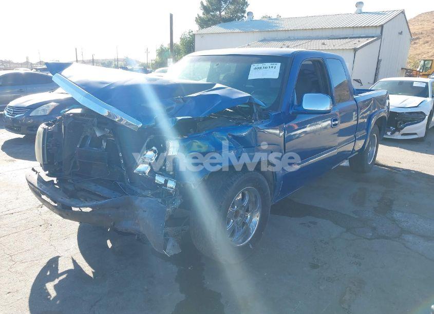 Photo 2 of 2000 Chevrolet Silverado 1500 LS (VIN 2GCEC19T9Y1186623)