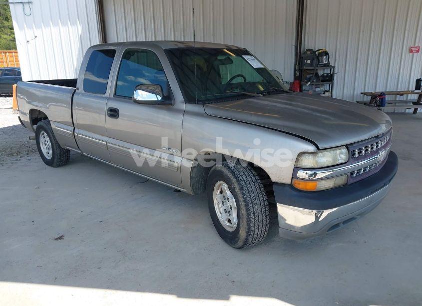2000 Chevrolet Silverado 1500 LS (VIN 2GCEC19T9Y1332485) main photo
