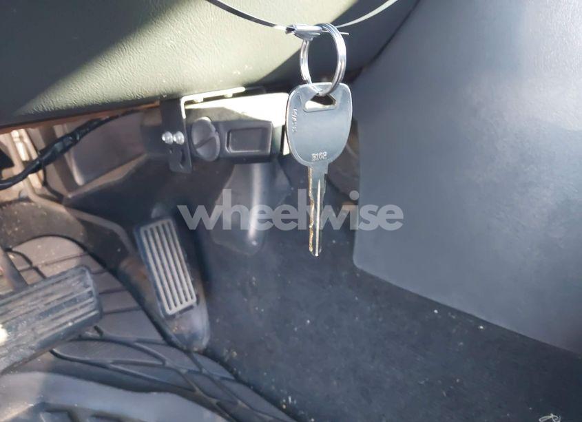 Photo 11 of 2001 Chevrolet Silverado 1500 LS (VIN 2GCEC19TX11103206)