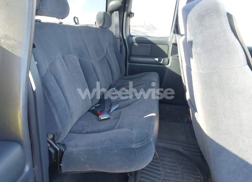 Photo 8 of 2001 Chevrolet Silverado 1500 LS (VIN 2GCEC19TX11103206)