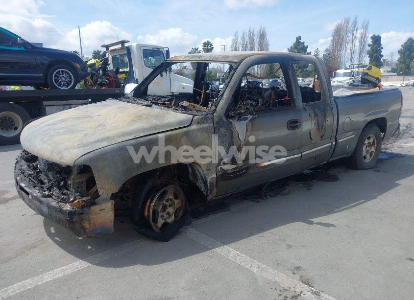 Photo 2 of 2001 Chevrolet Silverado 1500 LS (VIN 2GCEC19TX11185311)