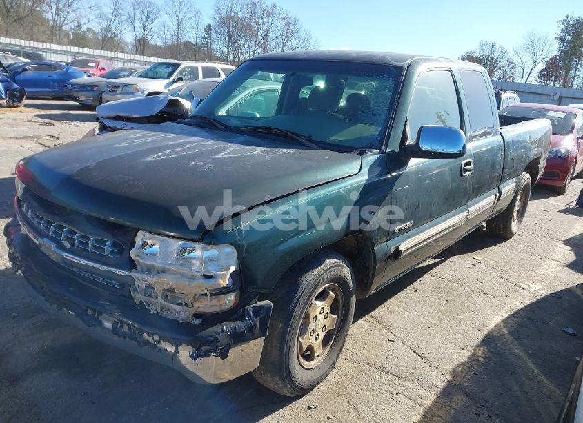 Photo 2 of 2001 Chevrolet Silverado 1500 LS (VIN 2GCEC19TX11190878)