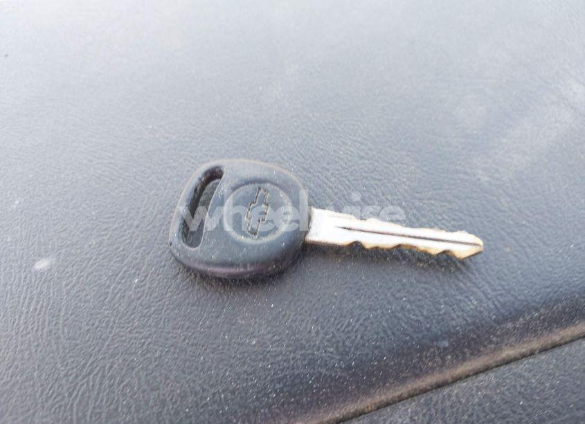 Photo 11 of 2001 Chevrolet Silverado 1500 (VIN 2GCEC19TX11244924)