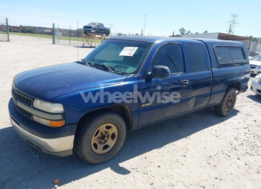 Photo 2 of 2001 Chevrolet Silverado 1500 (VIN 2GCEC19TX11244924)
